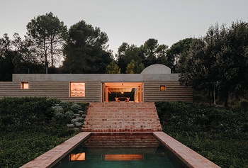 First prize in the Architecture category, with a cash award of â‚¬17,000, went to Mesura Architectsâ€™ Studio for Casa Ter, a detached home in the La Bisbal area of Catalonia. 